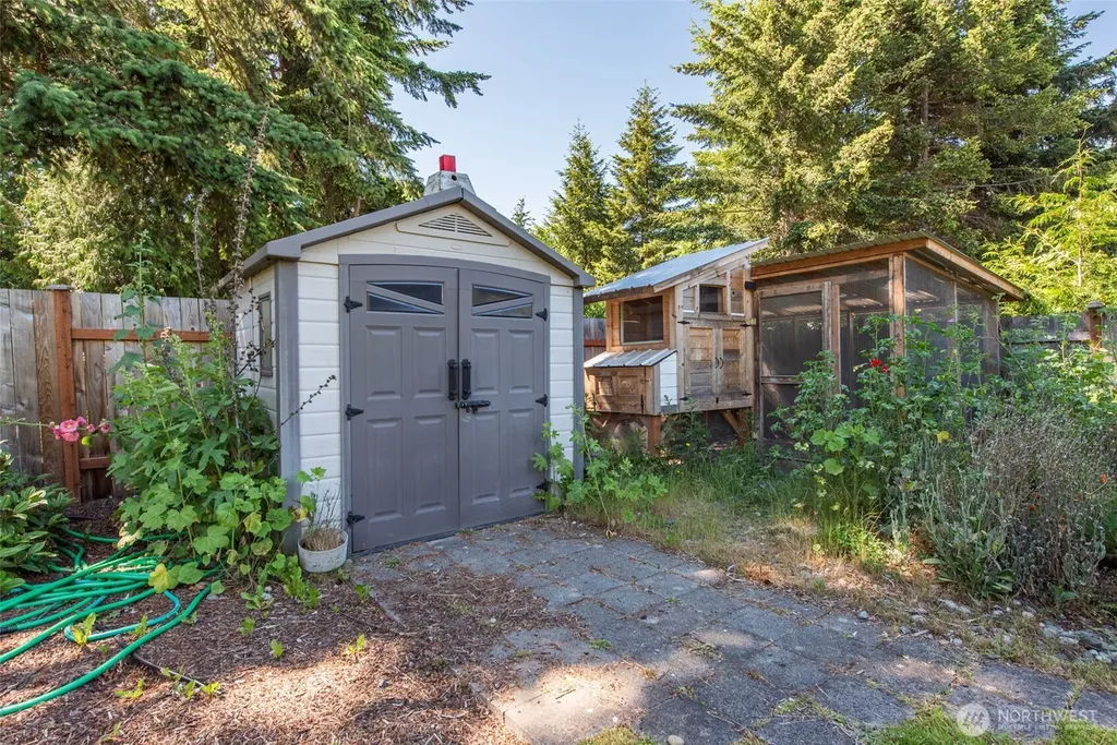 142 Charles Way Sequim WA 98382
