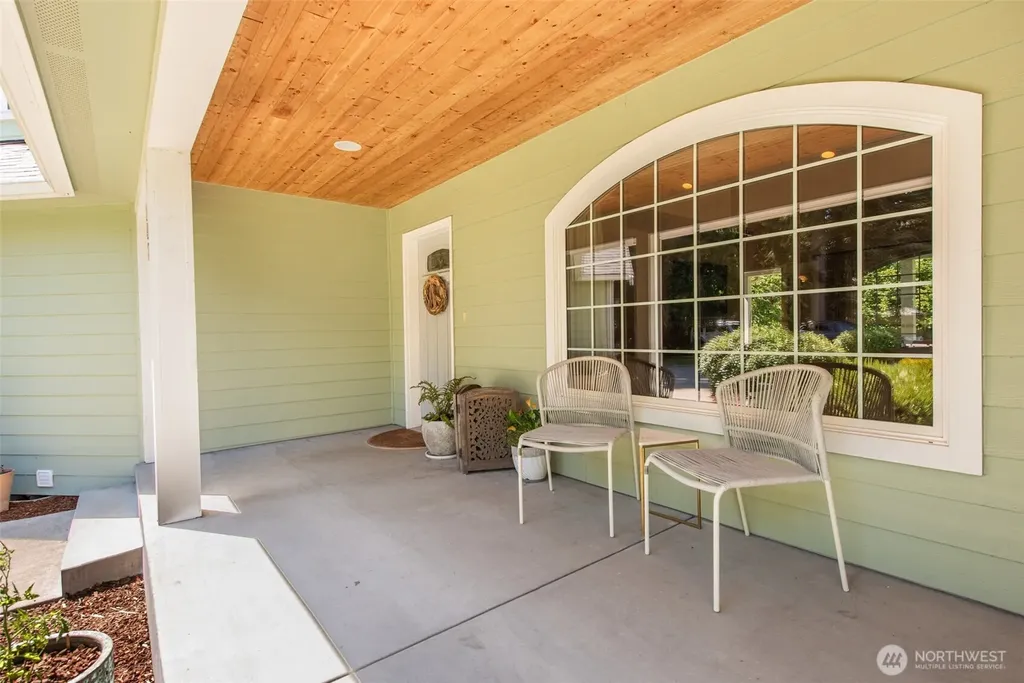 142 Charles Way Sequim WA 98382