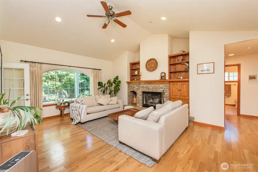 142 Charles Way Sequim WA 98382