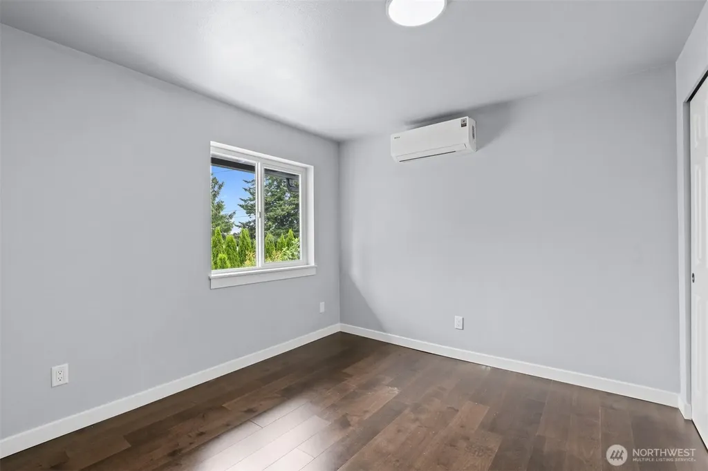 5801 214th St SW Mountlake Terrace WA 98043