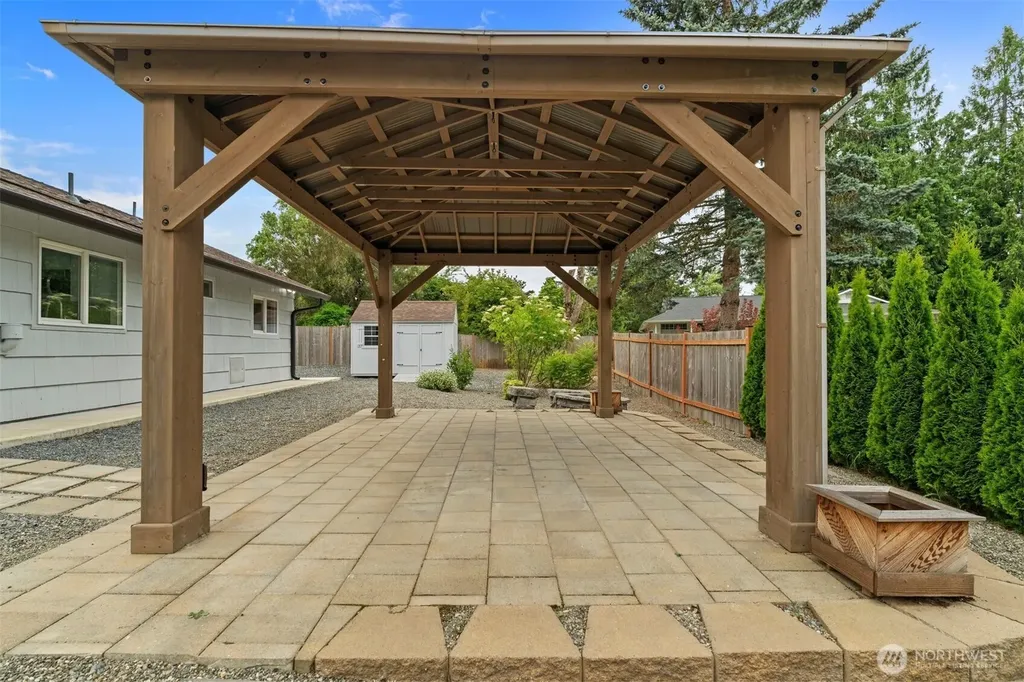 5801 214th St SW Mountlake Terrace WA 98043