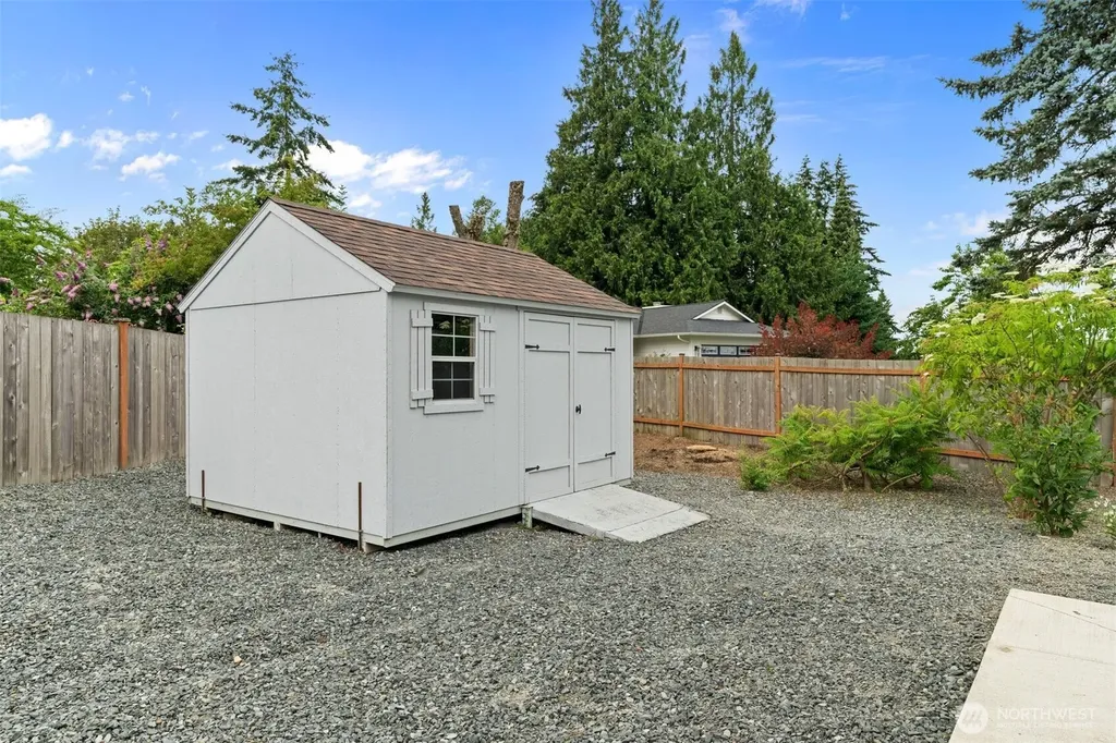 5801 214th St SW Mountlake Terrace WA 98043