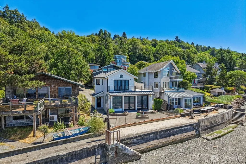 9839 51st Avenue SW Seattle WA 98136