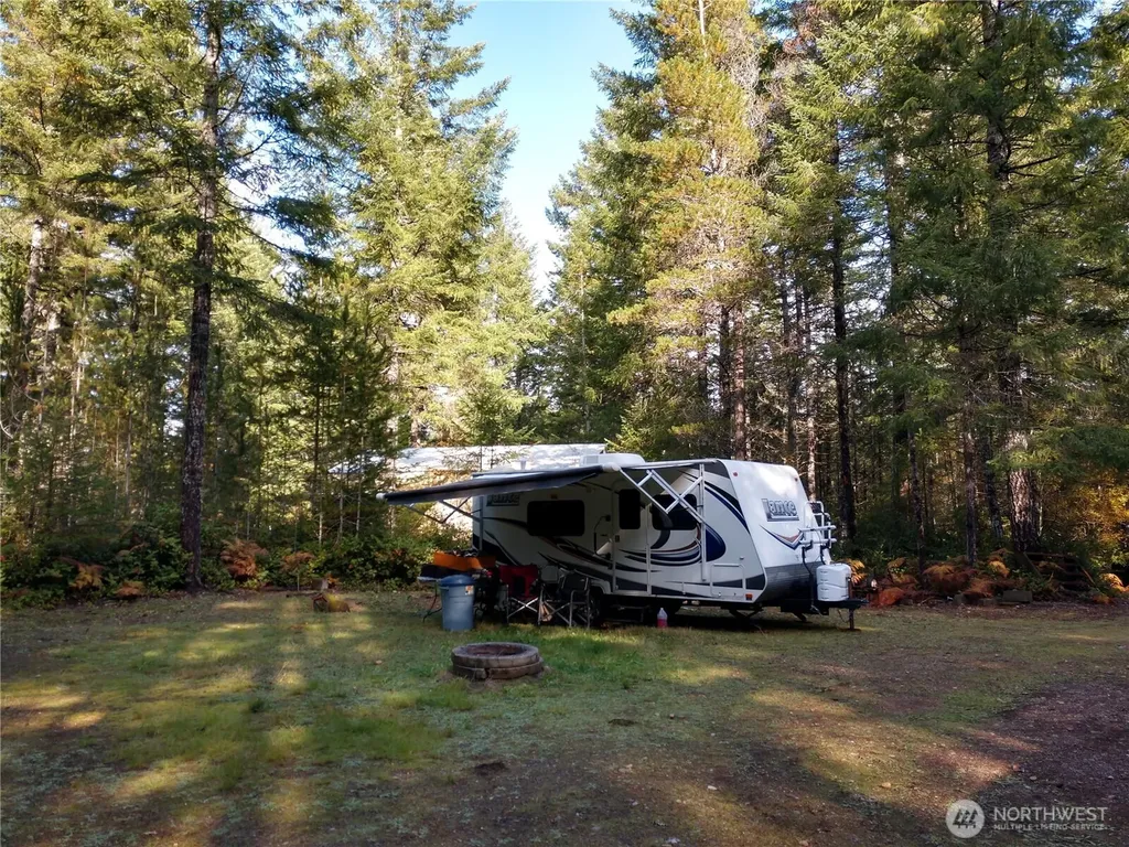 221 NE Madrona Avenue Tahuya WA 98588