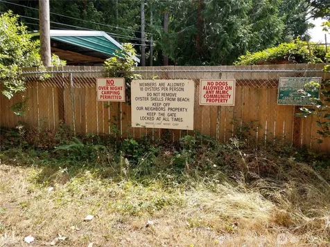 221 NE Madrona Avenue Tahuya WA 98588