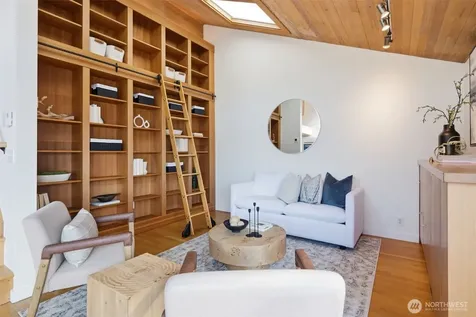 2031 Fairview Avenue E Seattle WA 98102