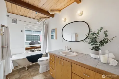 2031 Fairview Avenue E Seattle WA 98102