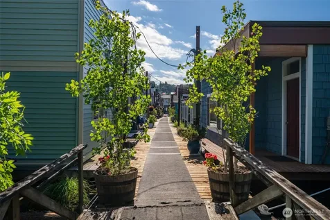 2031 Fairview Avenue E Seattle WA 98102