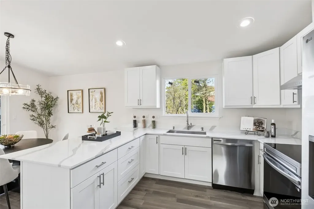7002 42nd Avenue S Seattle WA 98118