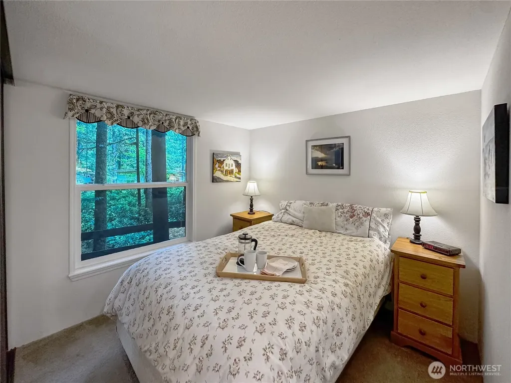 86 Sunset Circle Deming WA 98244