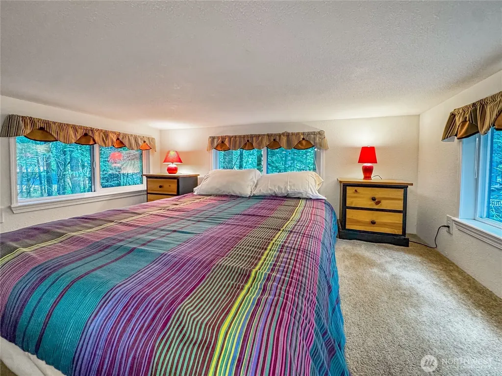 86 Sunset Circle Deming WA 98244