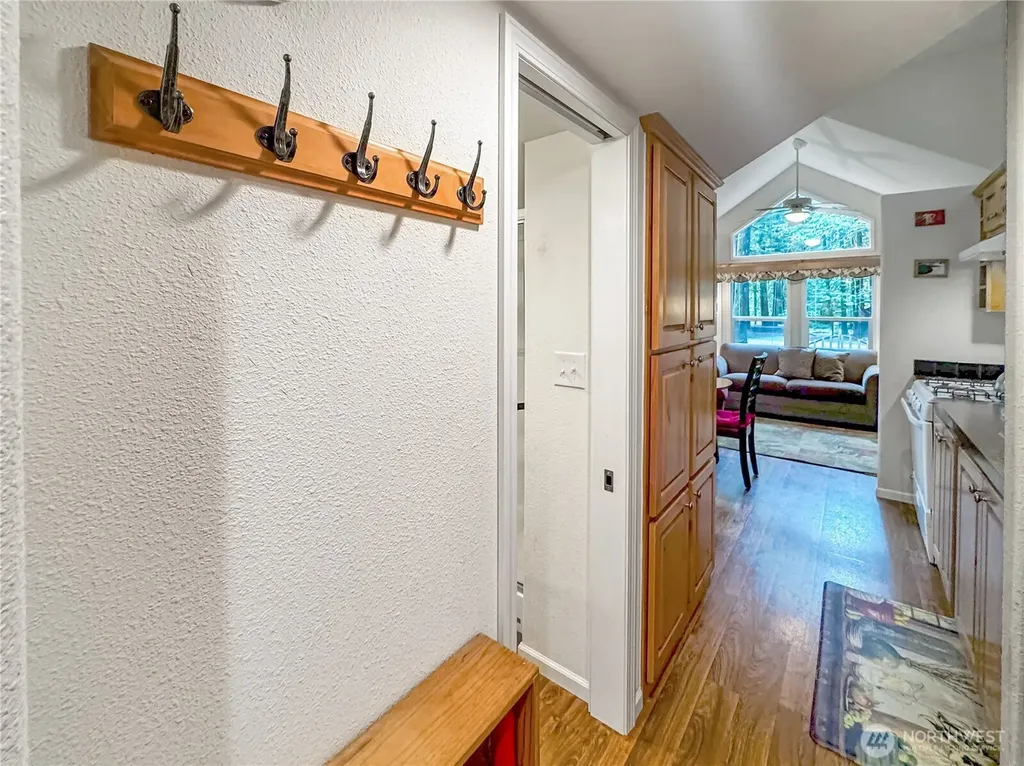 86 Sunset Circle Deming WA 98244