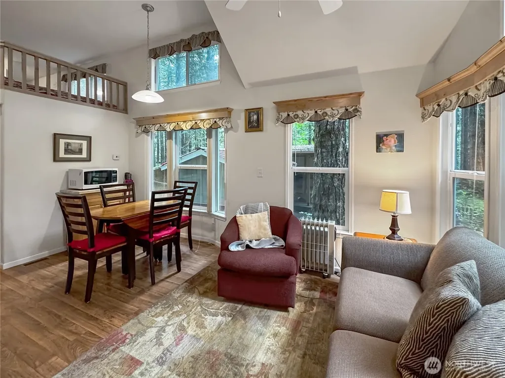 86 Sunset Circle Deming WA 98244