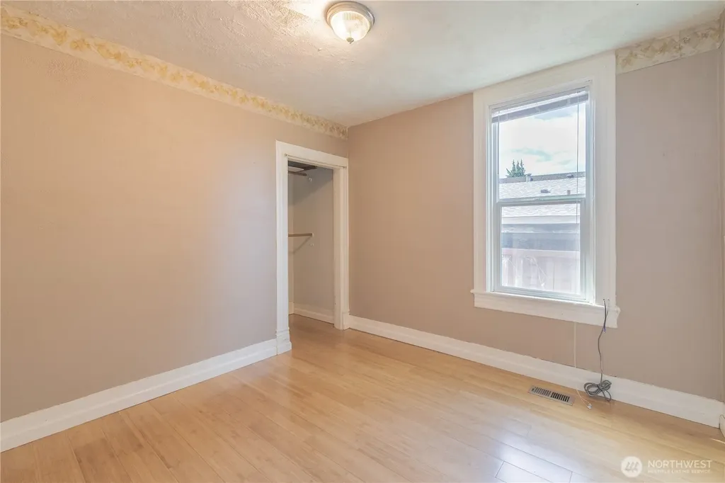 2424 Cleveland Avenue Everett WA 98201