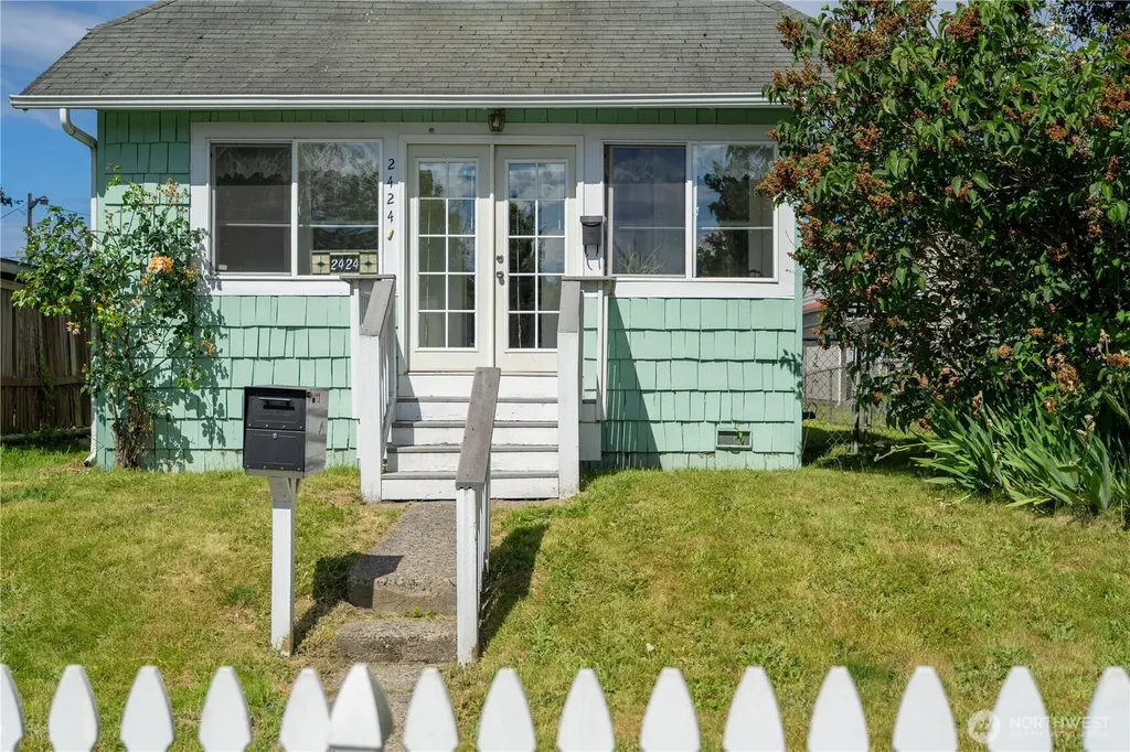 2424 Cleveland Avenue Everett WA 98201
