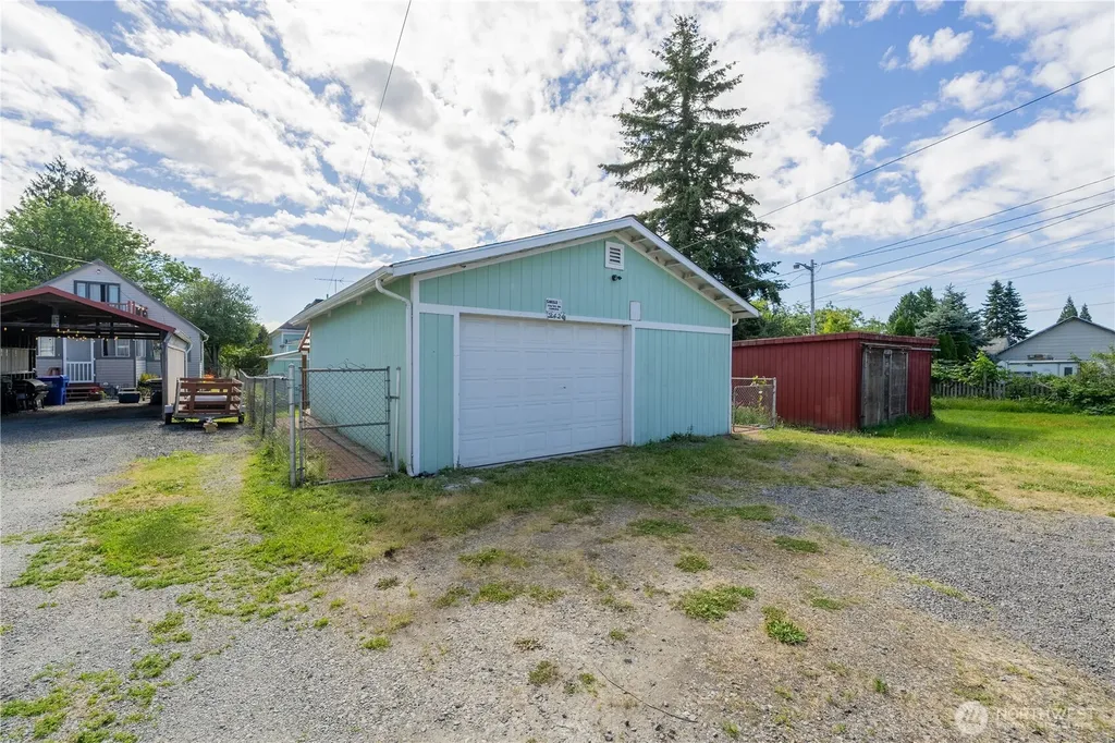 2424 Cleveland Avenue Everett WA 98201