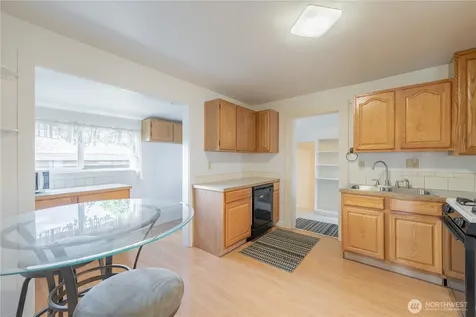 2424 Cleveland Avenue Everett WA 98201