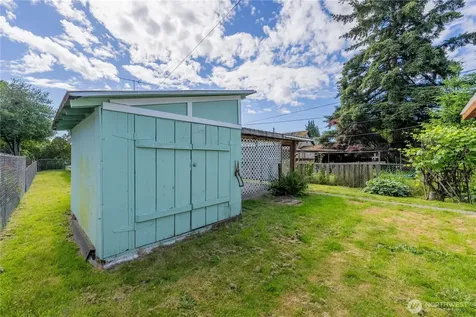 2424 Cleveland Avenue Everett WA 98201