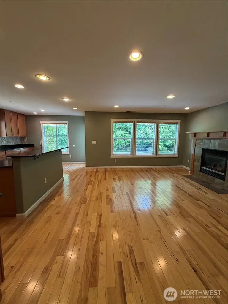3181 Brown Loop Dupont WA 98327