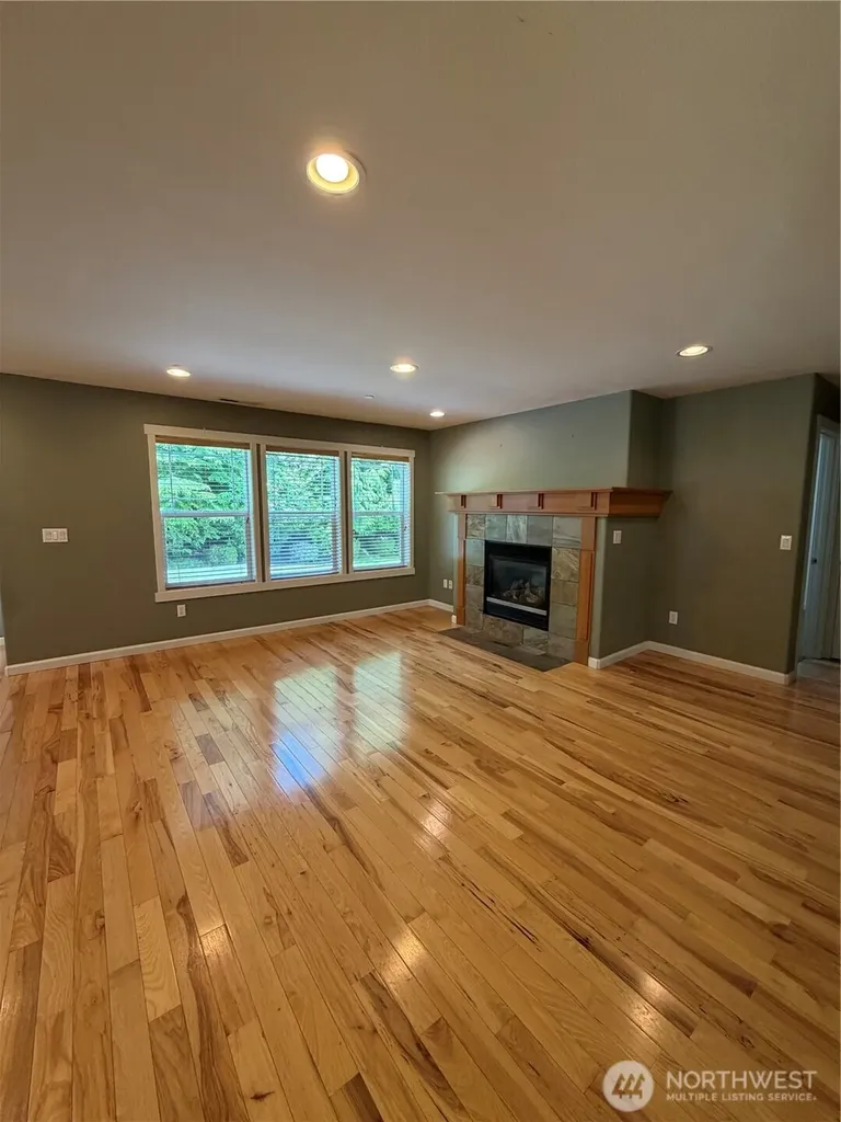3181 Brown Loop Dupont WA 98327