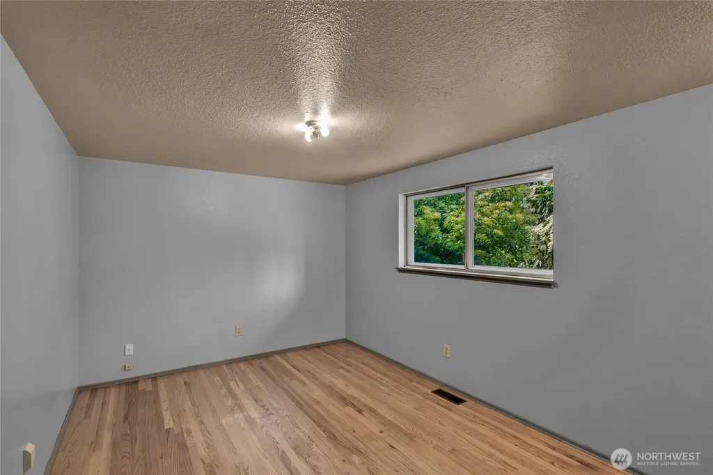 35745 26th Avenue S Federal Way WA 98003