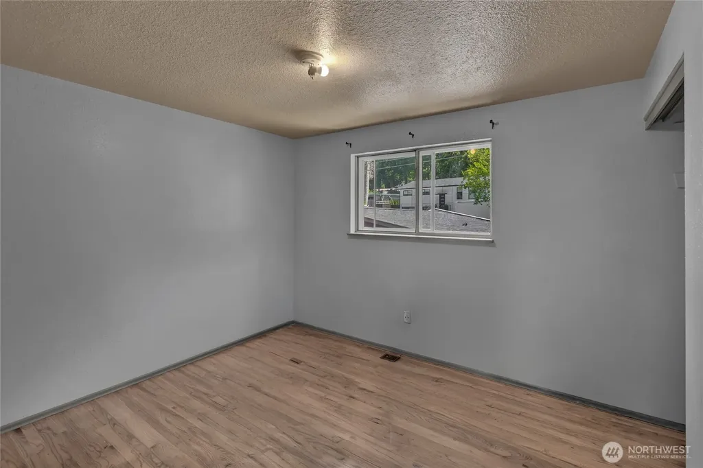 35745 26th Avenue S Federal Way WA 98003