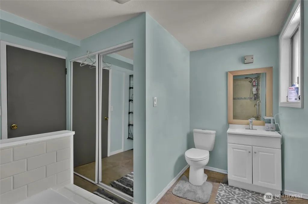 35745 26th Avenue S Federal Way WA 98003
