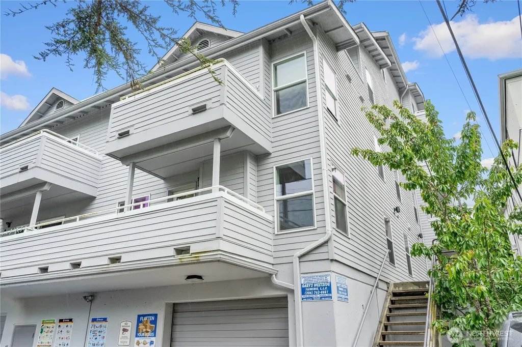 3435 California Avenue SW Seattle WA 98116