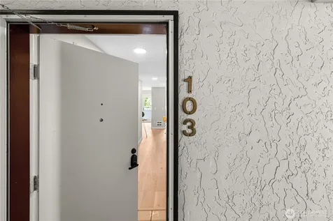 3435 California Avenue SW Seattle WA 98116