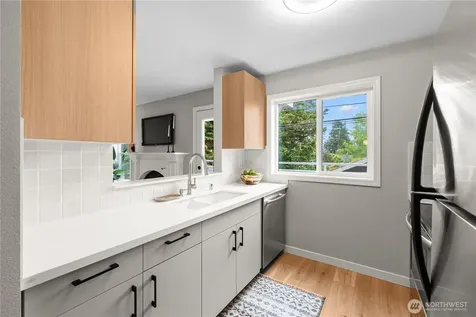 3435 California Avenue SW Seattle WA 98116