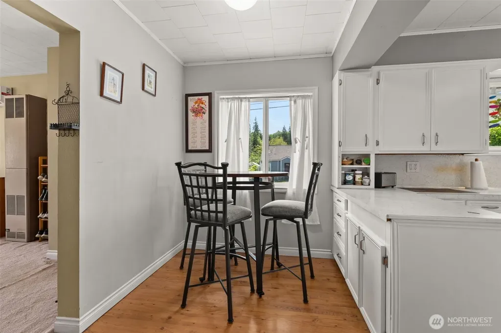 829 Jackson Avenue Raymond WA 98577
