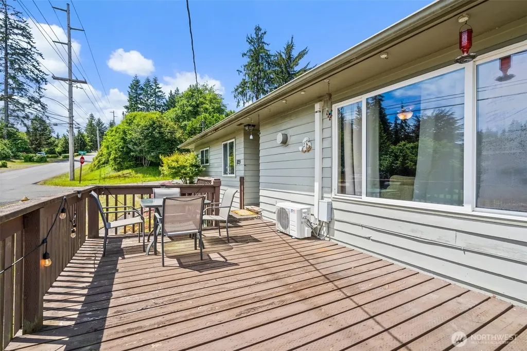 829 Jackson Avenue Raymond WA 98577