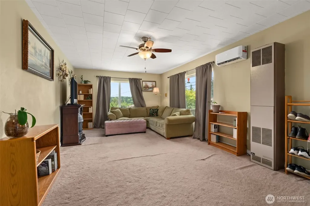 829 Jackson Avenue Raymond WA 98577