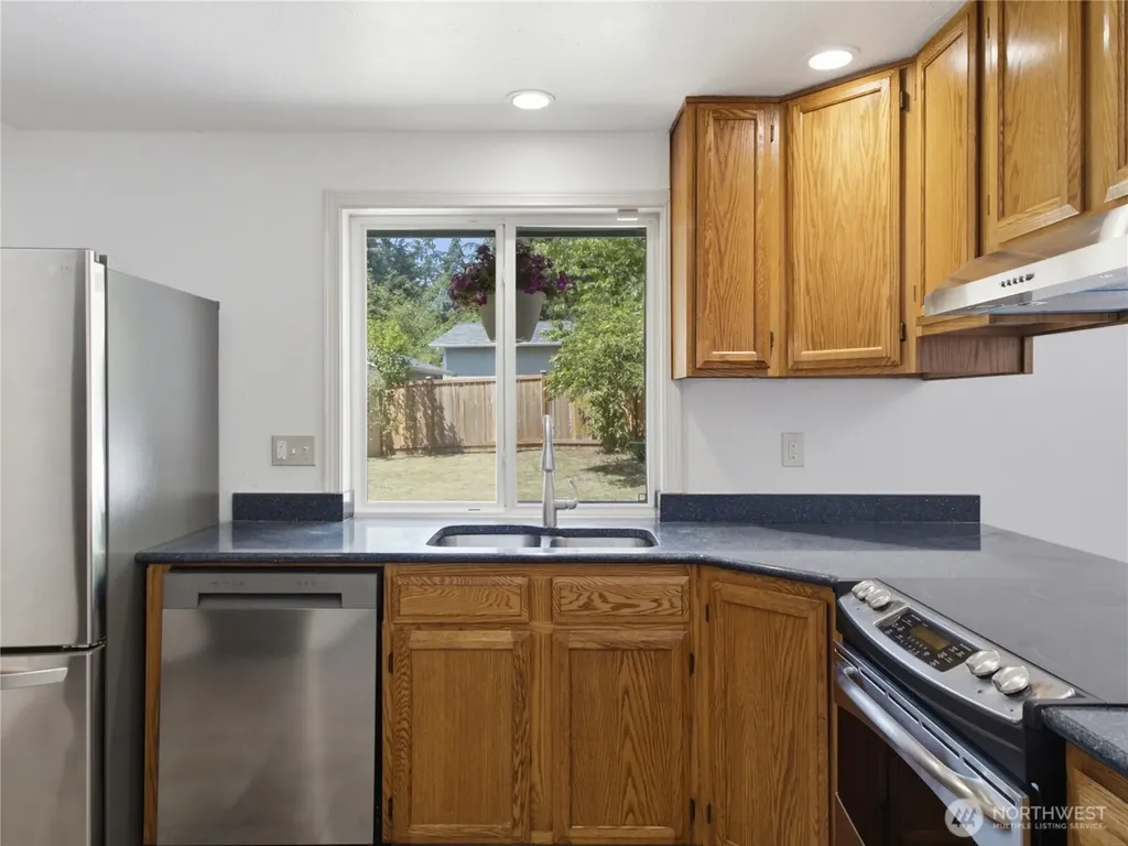 501 Penguin Court SE Lacey WA 98503