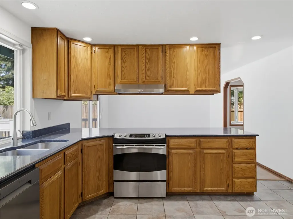 501 Penguin Court SE Lacey WA 98503