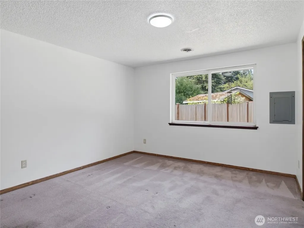 501 Penguin Court SE Lacey WA 98503