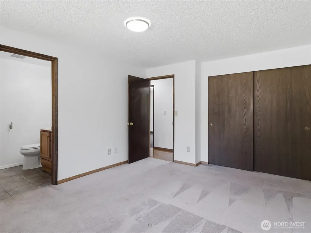 501 Penguin Court SE Lacey WA 98503