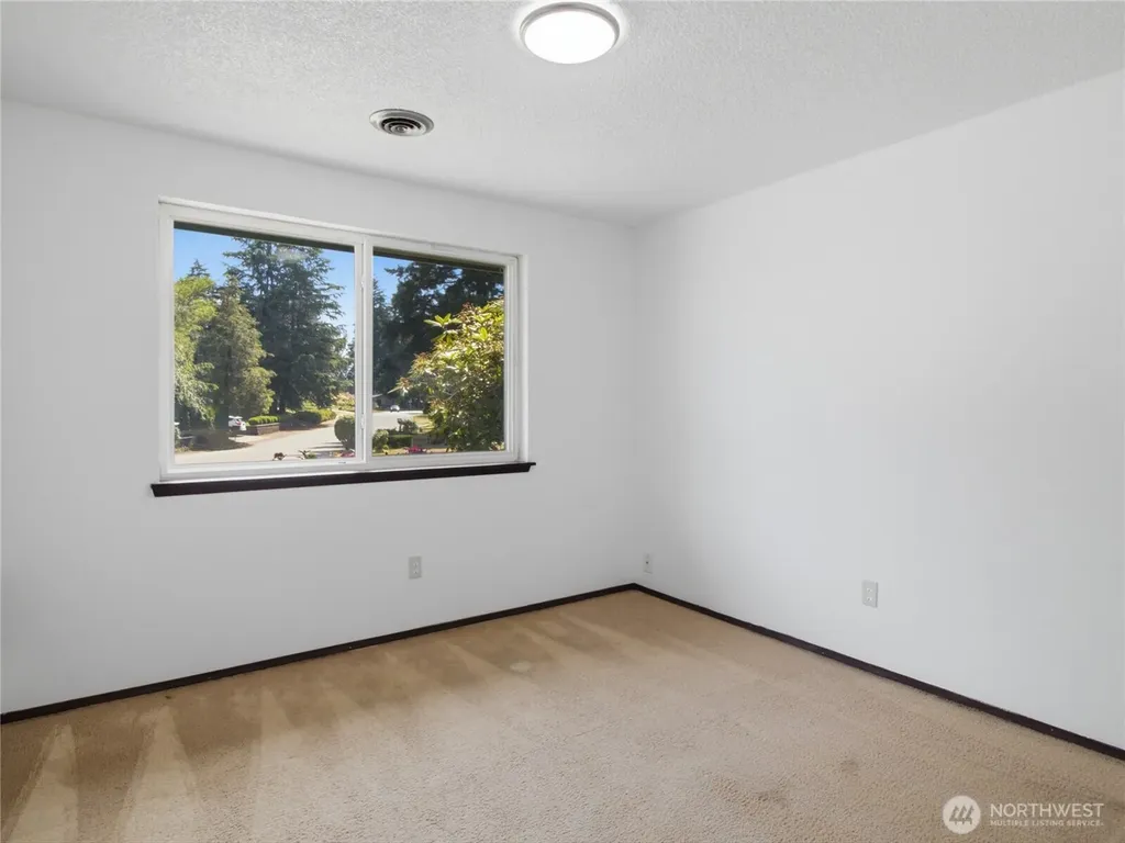 501 Penguin Court SE Lacey WA 98503