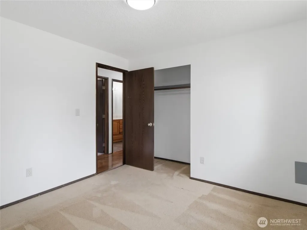 501 Penguin Court SE Lacey WA 98503