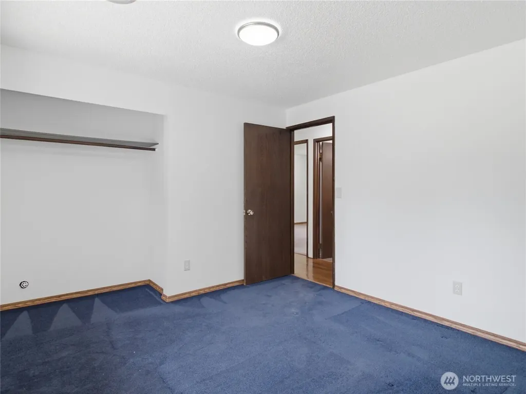 501 Penguin Court SE Lacey WA 98503