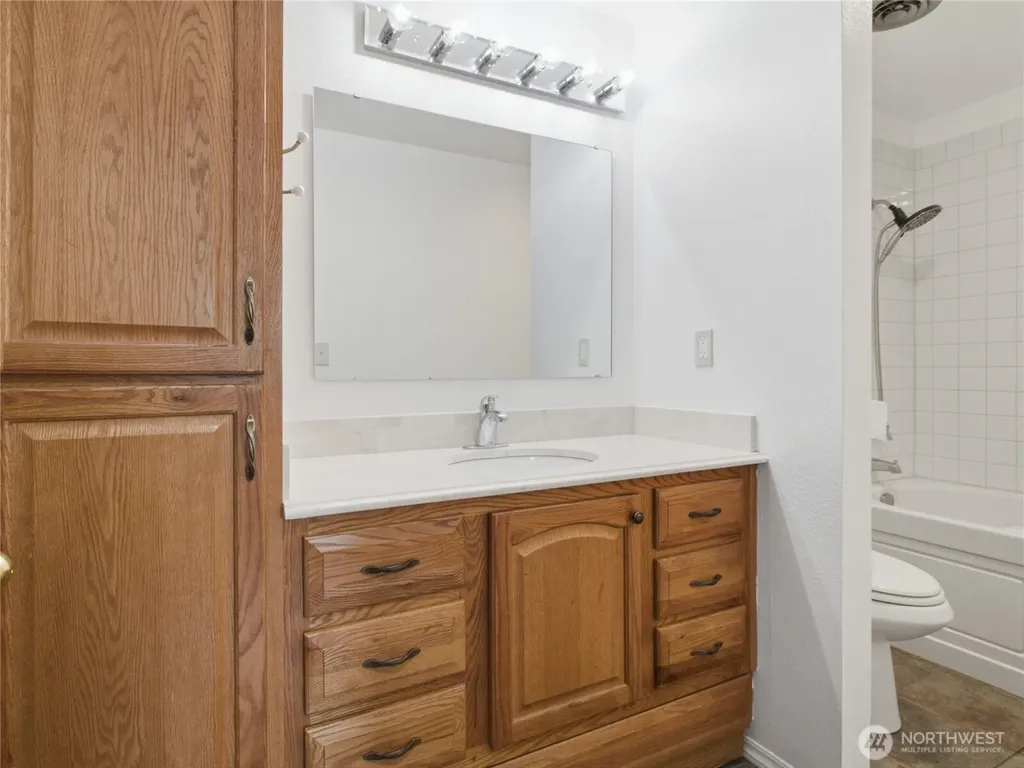 501 Penguin Court SE Lacey WA 98503