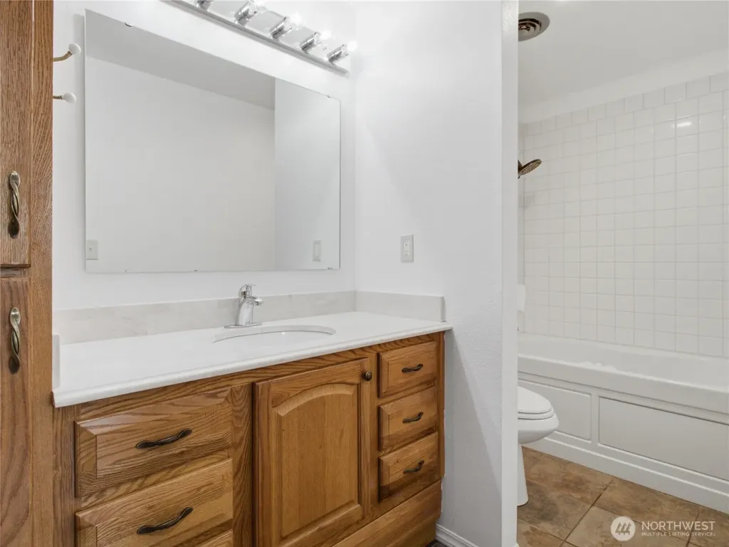 501 Penguin Court SE Lacey WA 98503