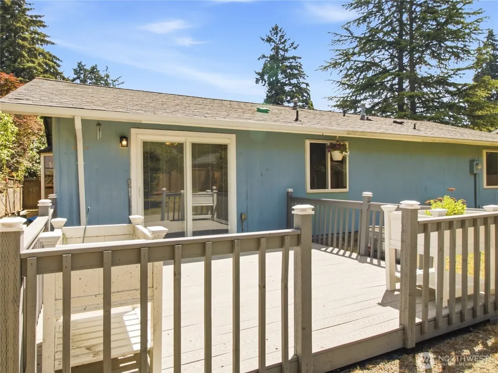 501 Penguin Court SE Lacey WA 98503