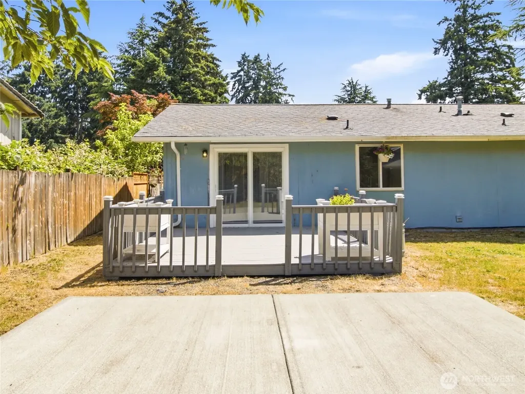 501 Penguin Court SE Lacey WA 98503