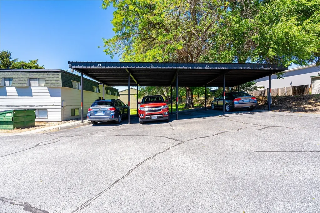 933 N Baker Avenue East Wenatchee WA 98802