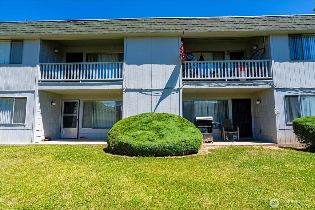 933 N Baker Avenue East Wenatchee WA 98802