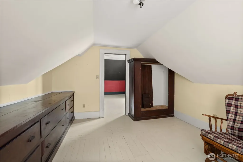 212 Alder Street South Bend WA 98586