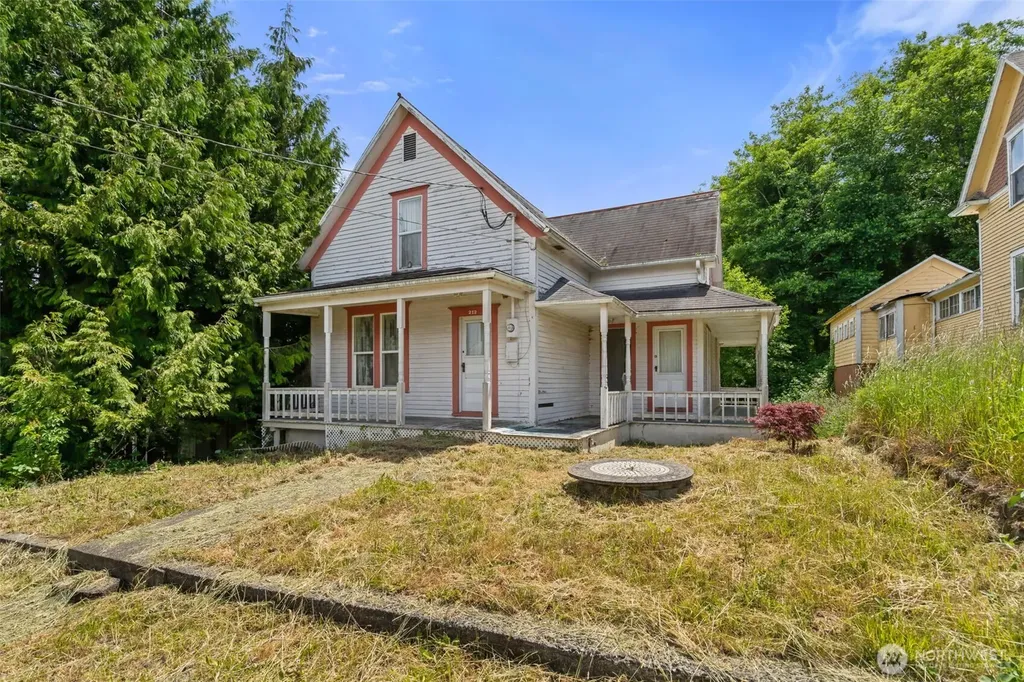 212 Alder Street South Bend WA 98586