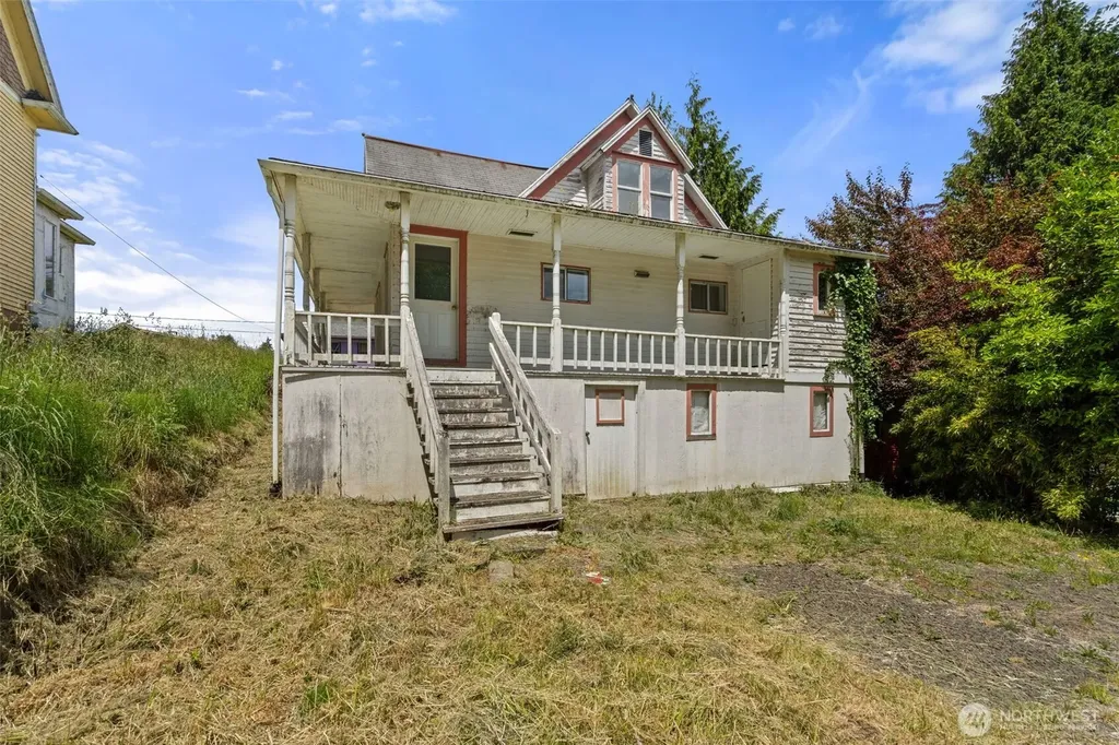 212 Alder Street South Bend WA 98586
