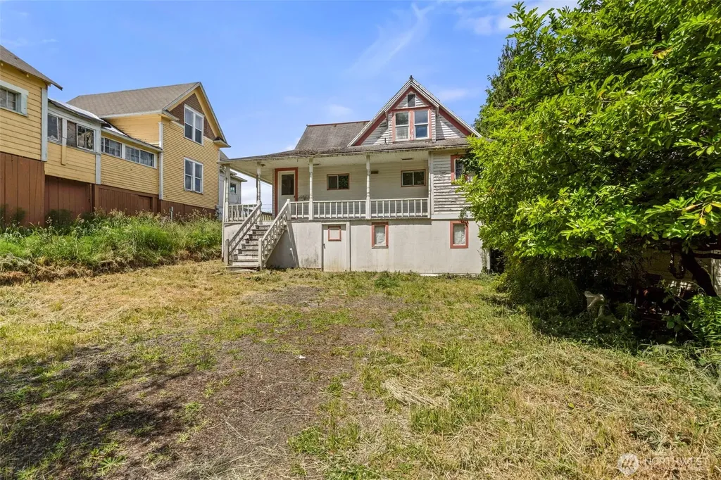 212 Alder Street South Bend WA 98586
